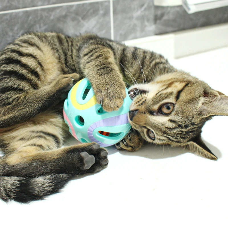 Premium Interactive Colorful Cat Toy Ball with Built-In Sound Bell - Image 3